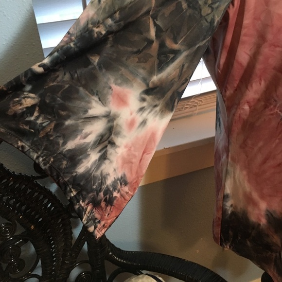 Unity woman oversized v sleeve with braided back top - Picture 7 of 10